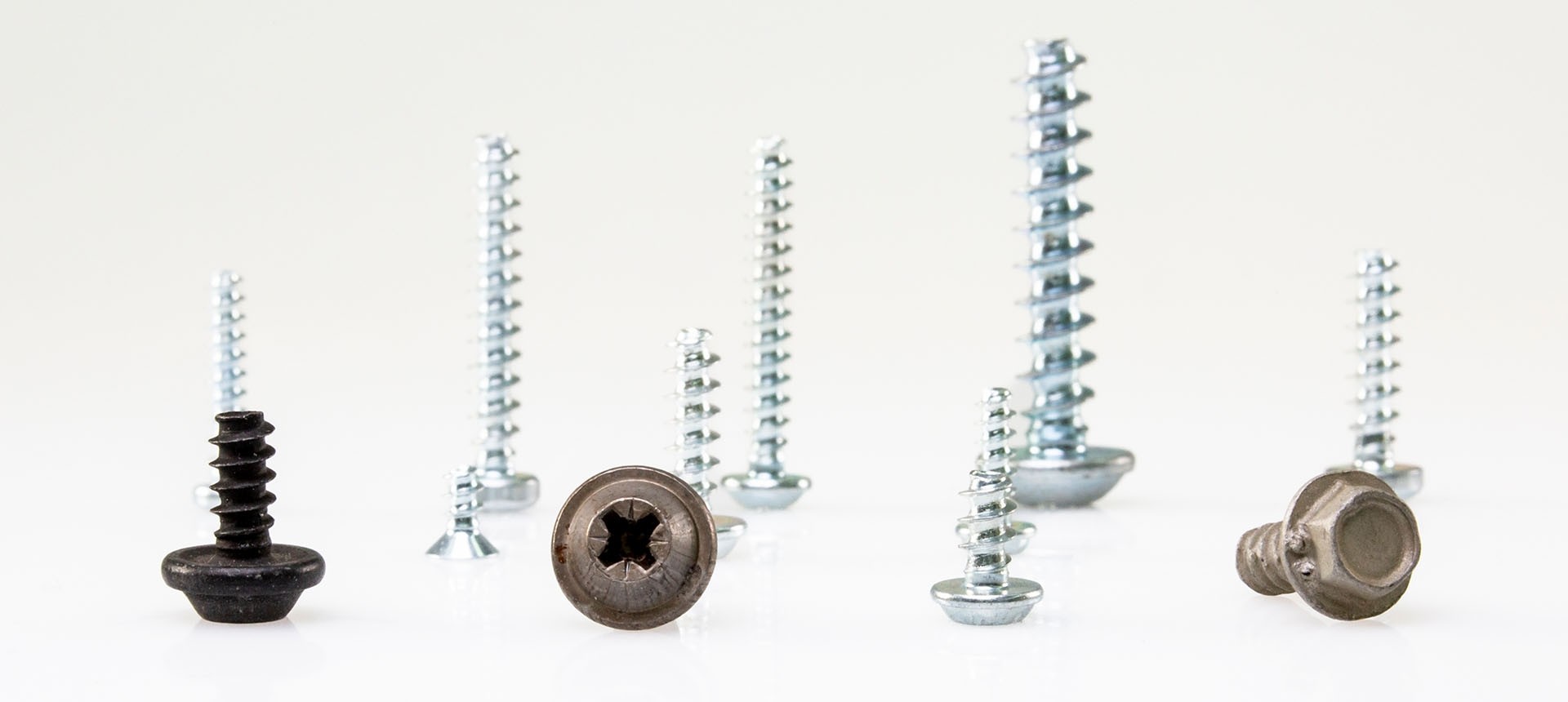 Crown Screw Fasteners for Plastic Thread Forming Screws